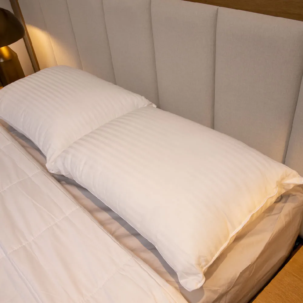 Essential Medium Pillow