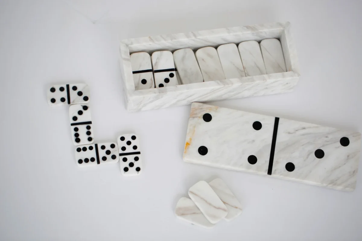 Domino en Marmól